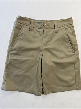 Under Armour khaki golf shorts boy’s size 10 *Like New*